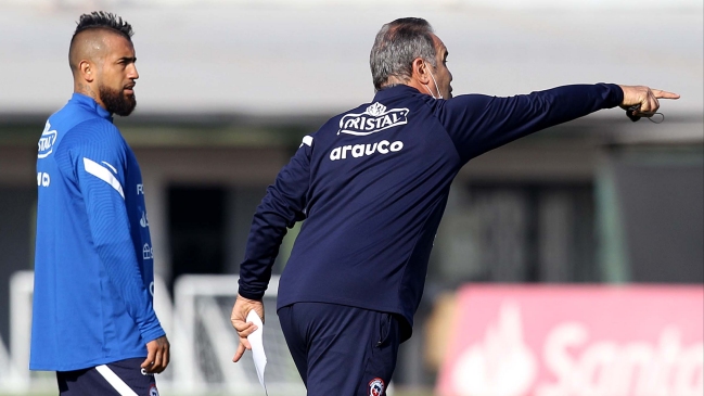 Martín Lasarte: No valido lo que haya hecho Vidal, pero nuestro objetivo es el partido con Argentina