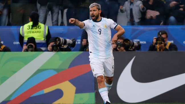 Prensa aseguró que Agüero dio positivo por coronavirus y se pierde el duelo ante Chile