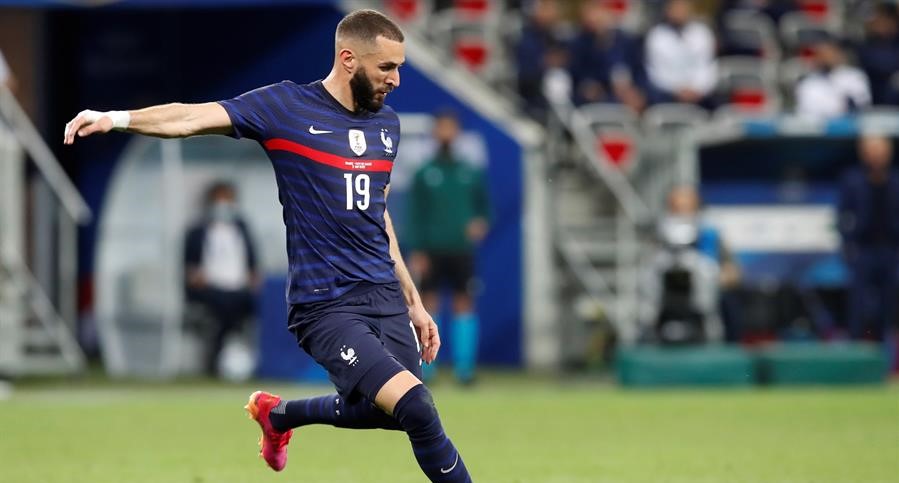 El penal que se perdió Karim Benzema en su regreso a la selección francesa