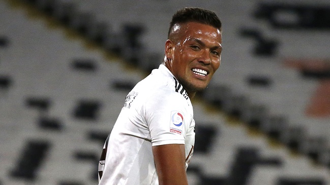 Aseguran que equipo brasileño quiere fichar a Javier Parraguez