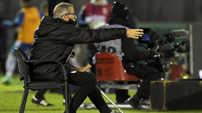 Oscar Tabárez se quejó del VAR: Habrá que usar más de uno para evitar errores