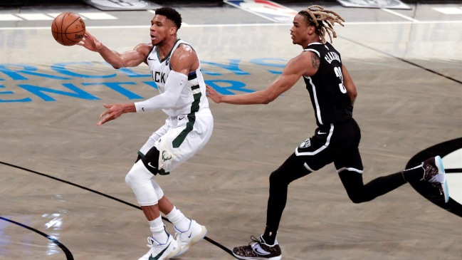 El doble-doble de Antetokounmpo no fue suficiente y Bucks perdió ante Nets en la NBA