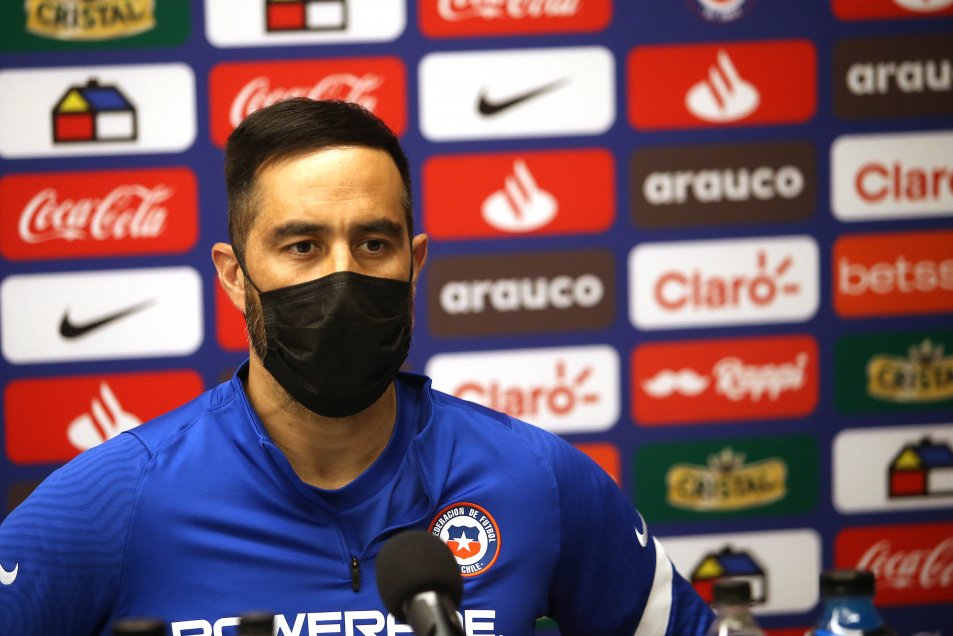 Claudio Bravo: Lo que ha hecho Tiane Endler es tremendo