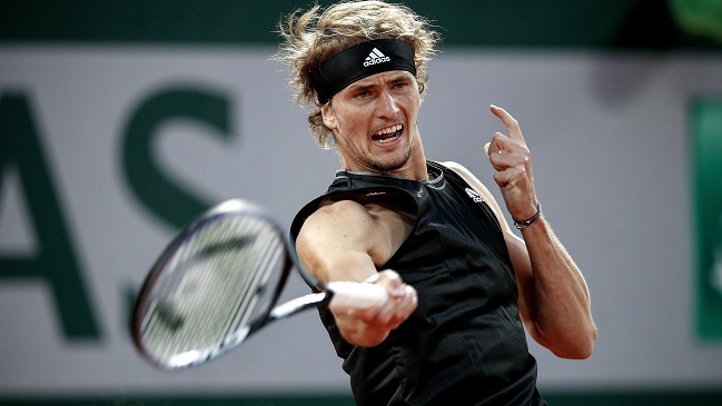 Alexander Zverev logró cómodo triunfo sobre Kei Nishikori y avanzó a cuartos en Roland Garros