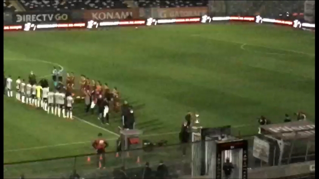 Otra mirada al pasillo de honor al plantel de Colo Colo 1991