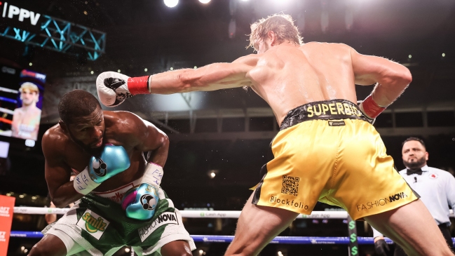 Floyd Mayweather fue incapaz de noquear al youtuber Logan Paul