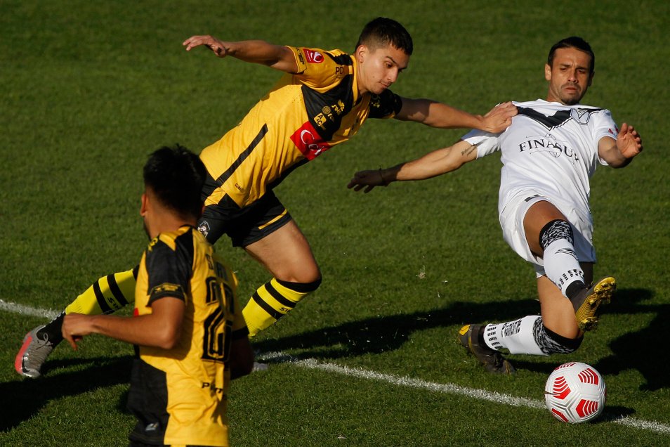 Coquimbo Unido perdió su invicto en el Ascenso tras sufrir goleada ante Santiago Morning