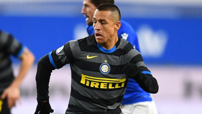 Gazzetta dello Sport aseguró que Inzaghi quiere a Alexis, pero que su sueldo sigue siendo la traba