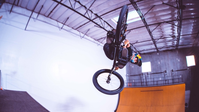 “Coco” Zurita transformó increíbles paisajes en pistas profesionales de BMX