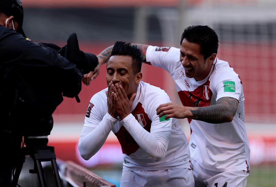 Perú celebró por primera vez en Clasificatorias como visita ante Ecuador