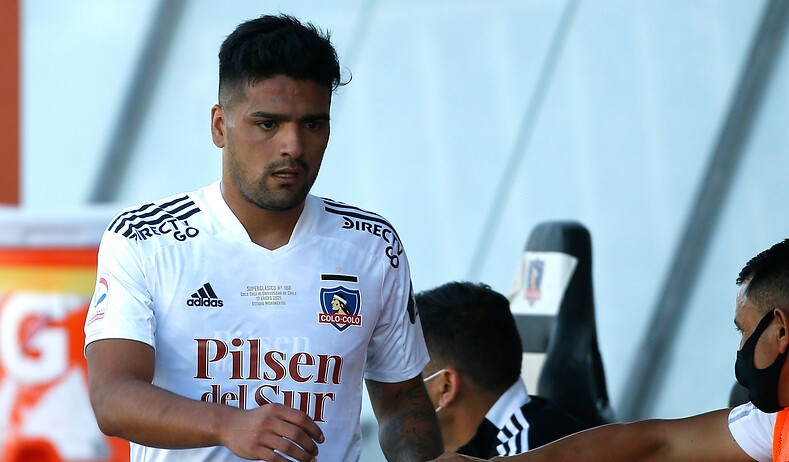 Pese a dichos de Quinteros, Colo Colo no ha negociado las renovaciones de Campos y Véjar