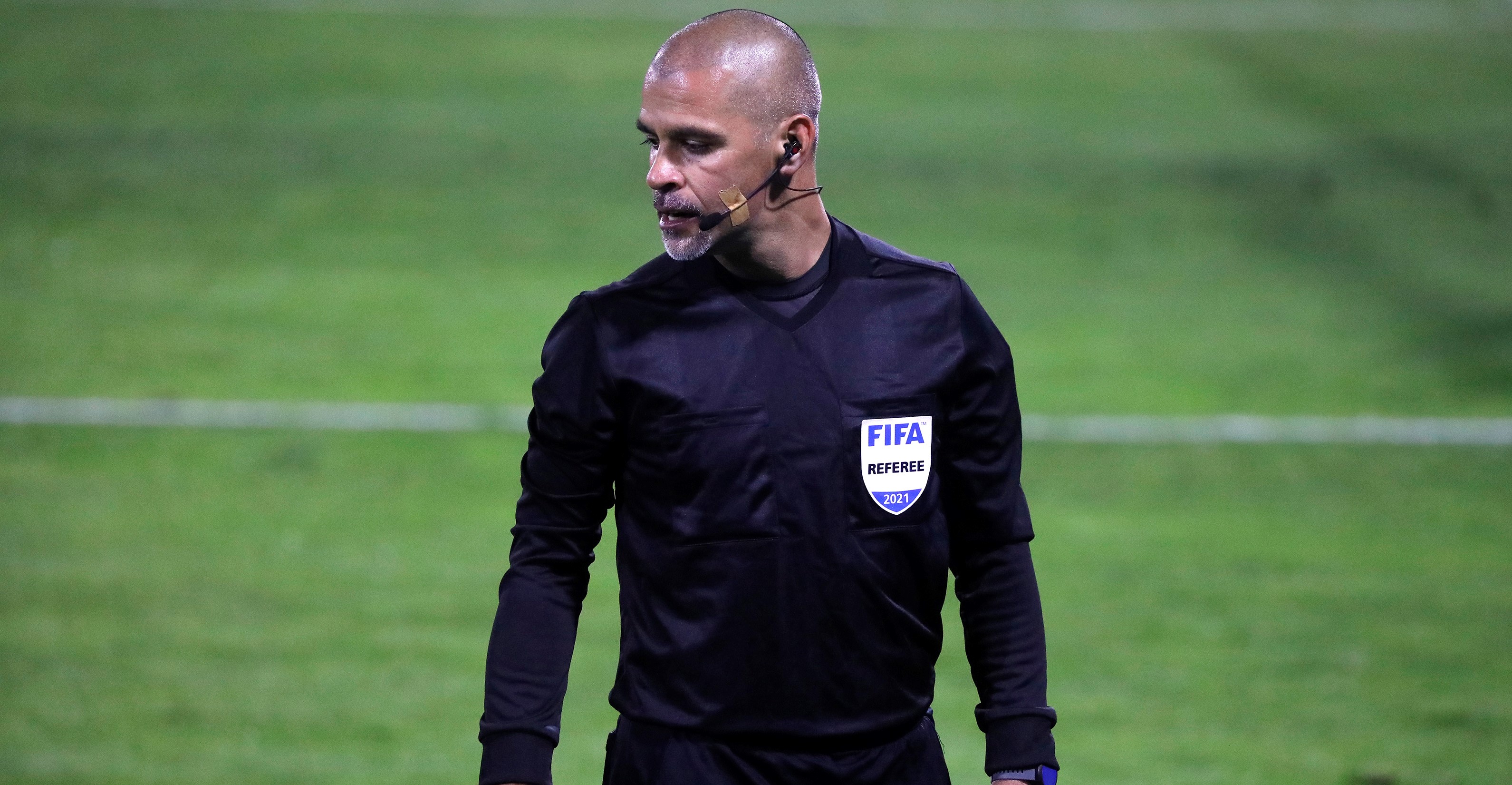 “Posición antinatural de la mano”: Conmebol liberó diálogo de Eber Aquino con el VAR en el penal de Maripán ante Bolivia