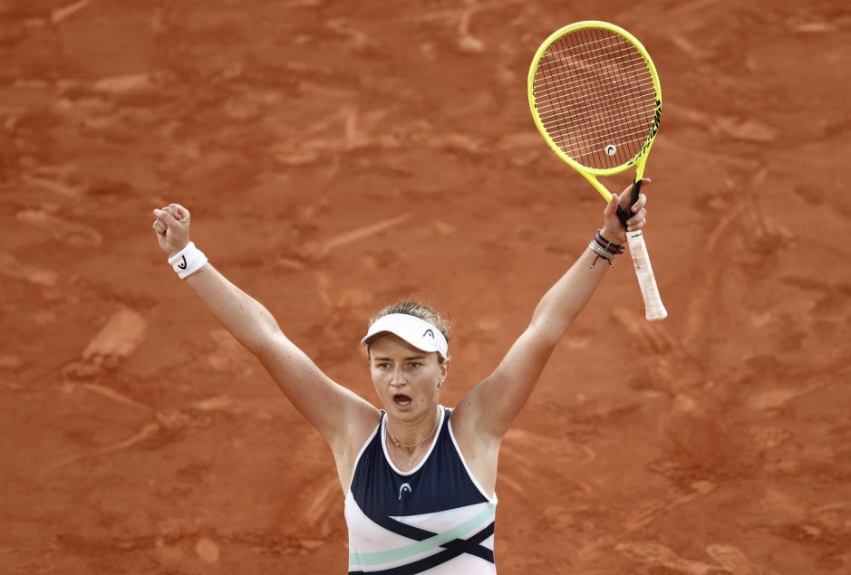 Krejcikova se citó con Pavlyuchenkova en la final tras eliminar a Sakkari en Roland Garros