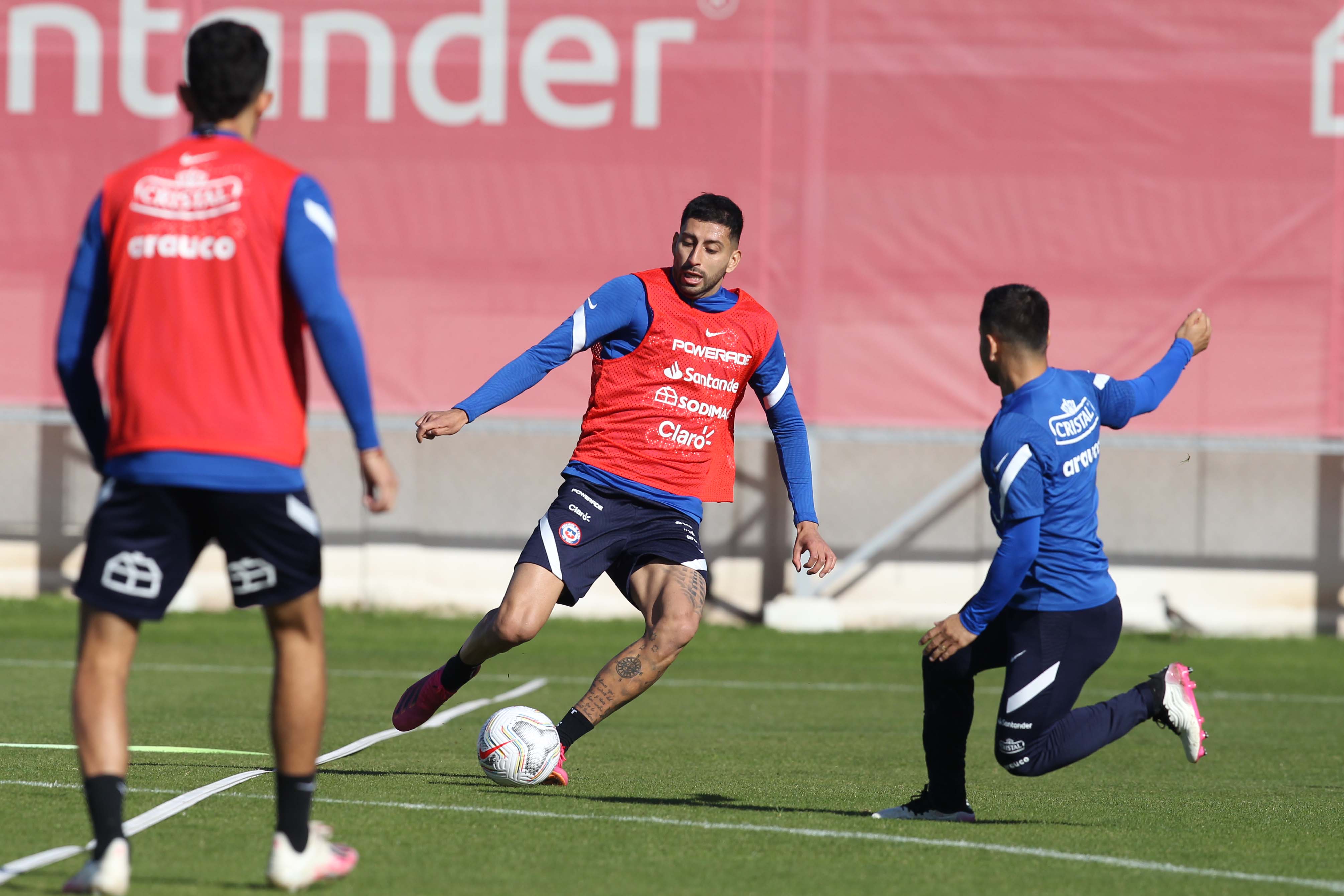 Así fue el último entrenamiento de la selección chilena antes de su viaje a Brasil