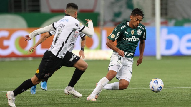 Angelo Araos vio acción en empate de Corinthians en el clásico ante Palmeiras por el Brasileirao