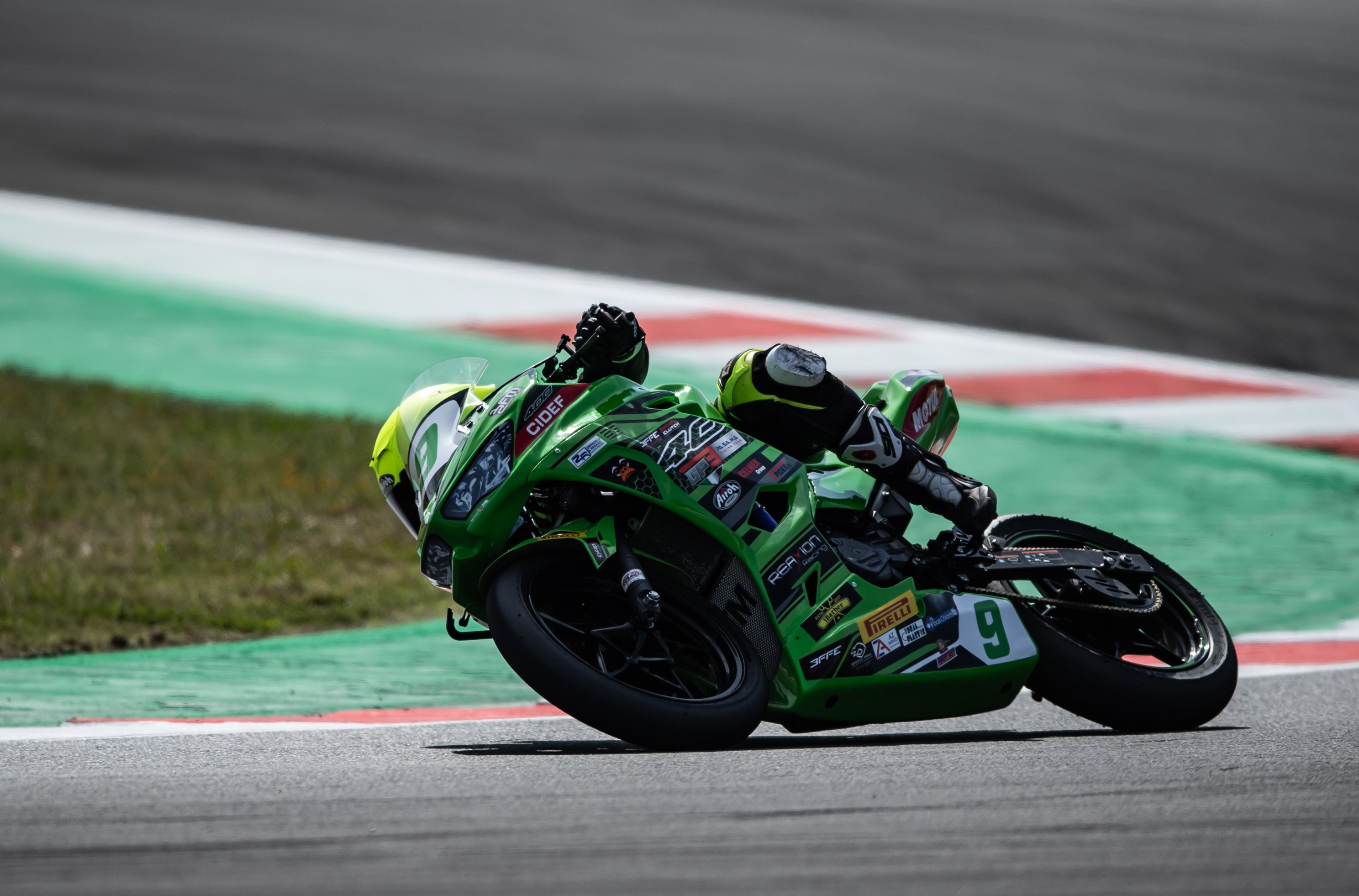 Isis Carreño cumplió con éxito en su debut en el Campeonato Mundial de Motociclismo