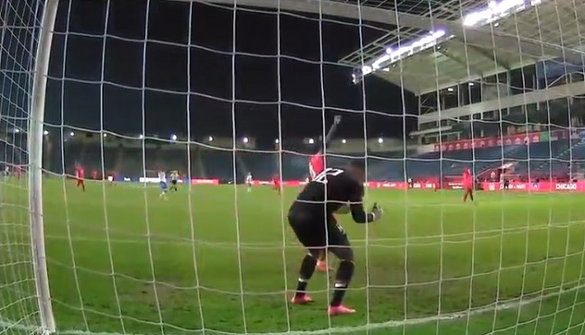 ¿El blooper del año? El grosero error del arquero de Haití ante Canadá en Clasificatorias