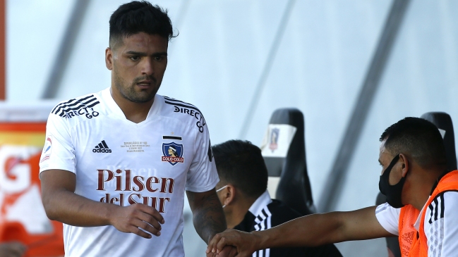 Colo Colo no contempla reforzarse ante inminentes salidas de Campos y Véjar