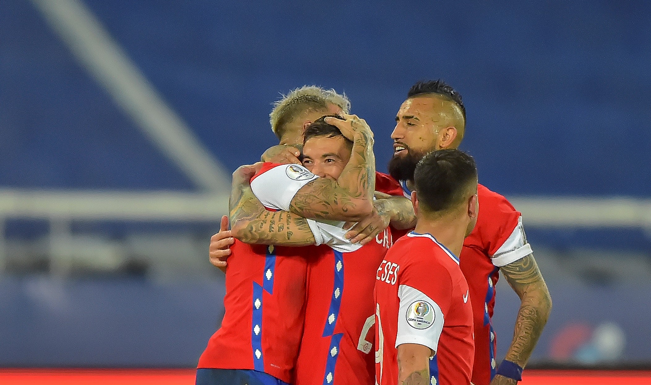 ¿Con la marca deportiva tapada? Federación de Chile recurre a empresa de estampados en Brasil