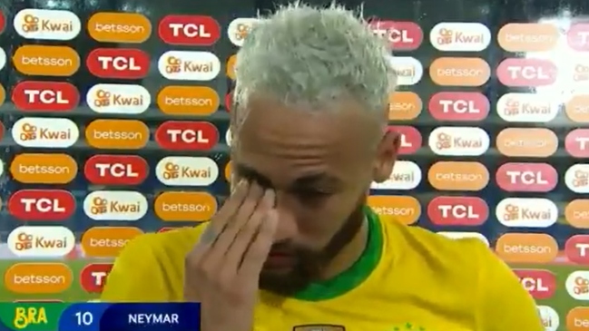 Neymar rompió en llanto tras la victoria ante Perú: Los últimos dos años han sido bien difíciles