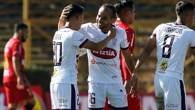 Mathias Vidangossy puso de ejemplo a Arturo Vidal en una charla con jóvenes futbolistas