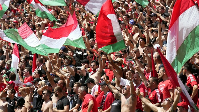 La impresionante marcha de hinchas húngaros en la previa del duelo ante Francia