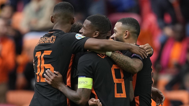 Países Bajos superó a Macedonia del Norte y terminó con campaña perfecta la fase grupal