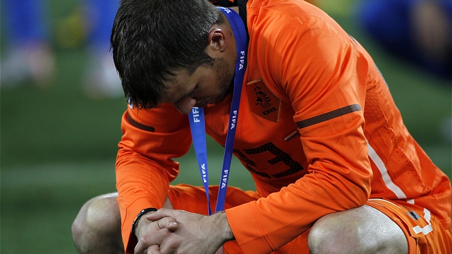 Rafael Van der Vaart: España es horrible, lo único que hace es pasar la pelota de un lado a otro