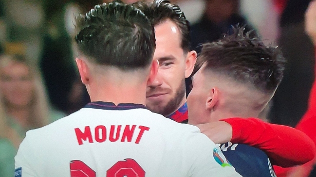 Seleccionados ingleses fueron aislados por estar en contacto con jugador escocés con Covid-19