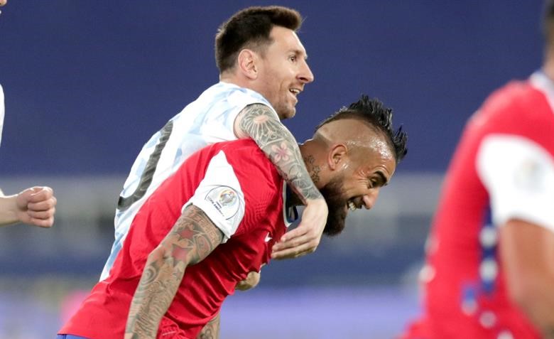 Arturo Vidal: Creo que Messi va a seguir en Barcelona, ojalá tome la mejor decisión
