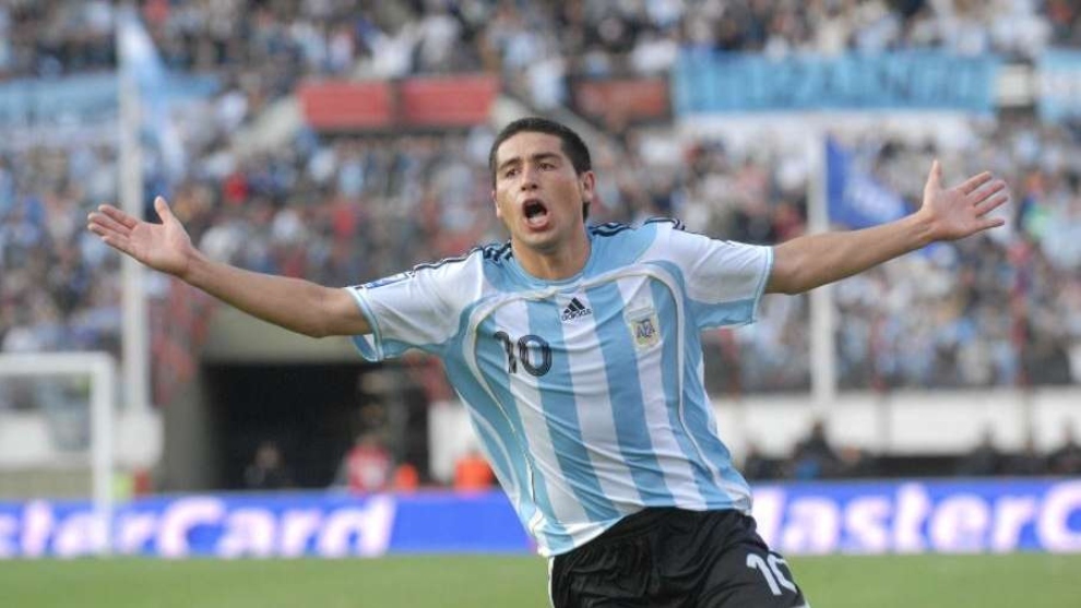 Los mejores golazos del cumpleañero Juan Román Riquelme con Argentina