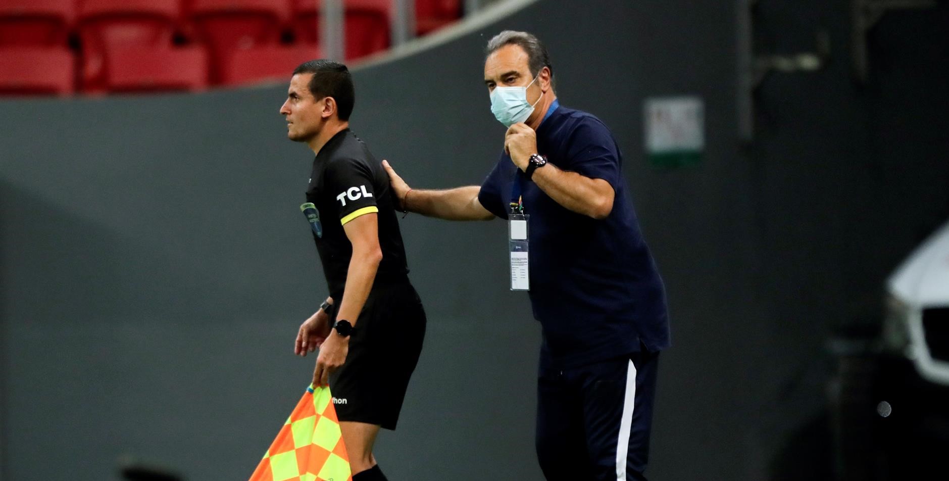 Martín Lasarte y la polémica mano de Paraguay: “Me dio la sensación de penal”