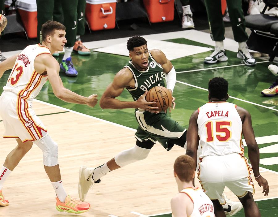 Milwaukee Bucks se tomó revancha y aplastó a Atlanta Hawks en la final del Este