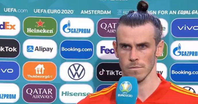 Gareth Bale dejó en suspenso su retiro de la selección de Gales y se molestó con periodista