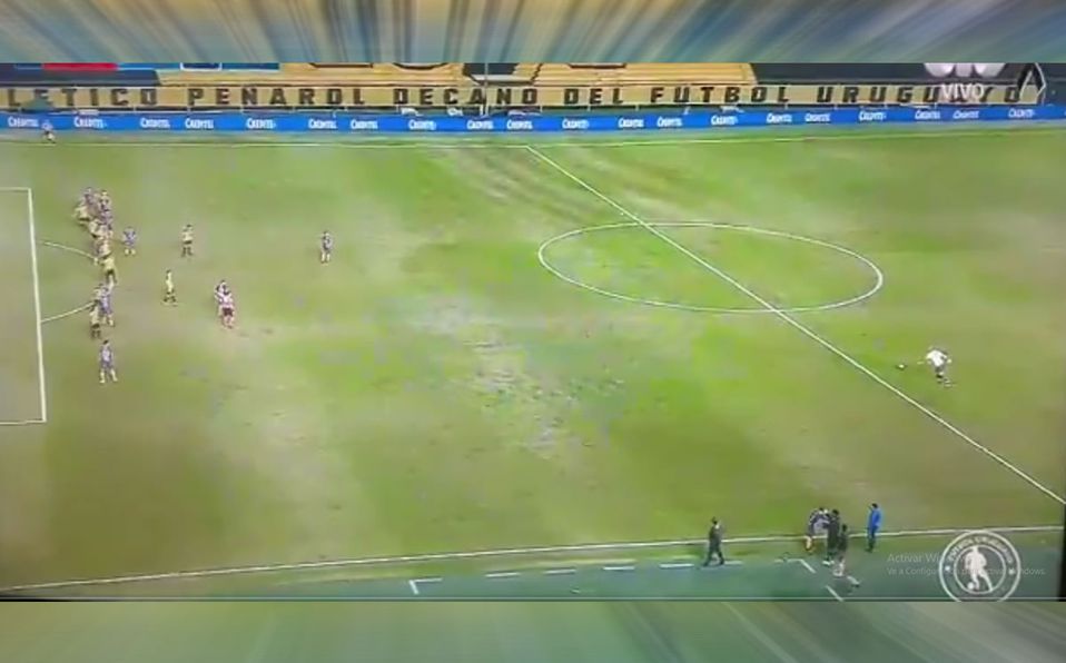 ¡Se pasó! Arquero le marcó un golazo desde la mitad de la cancha a Peñarol