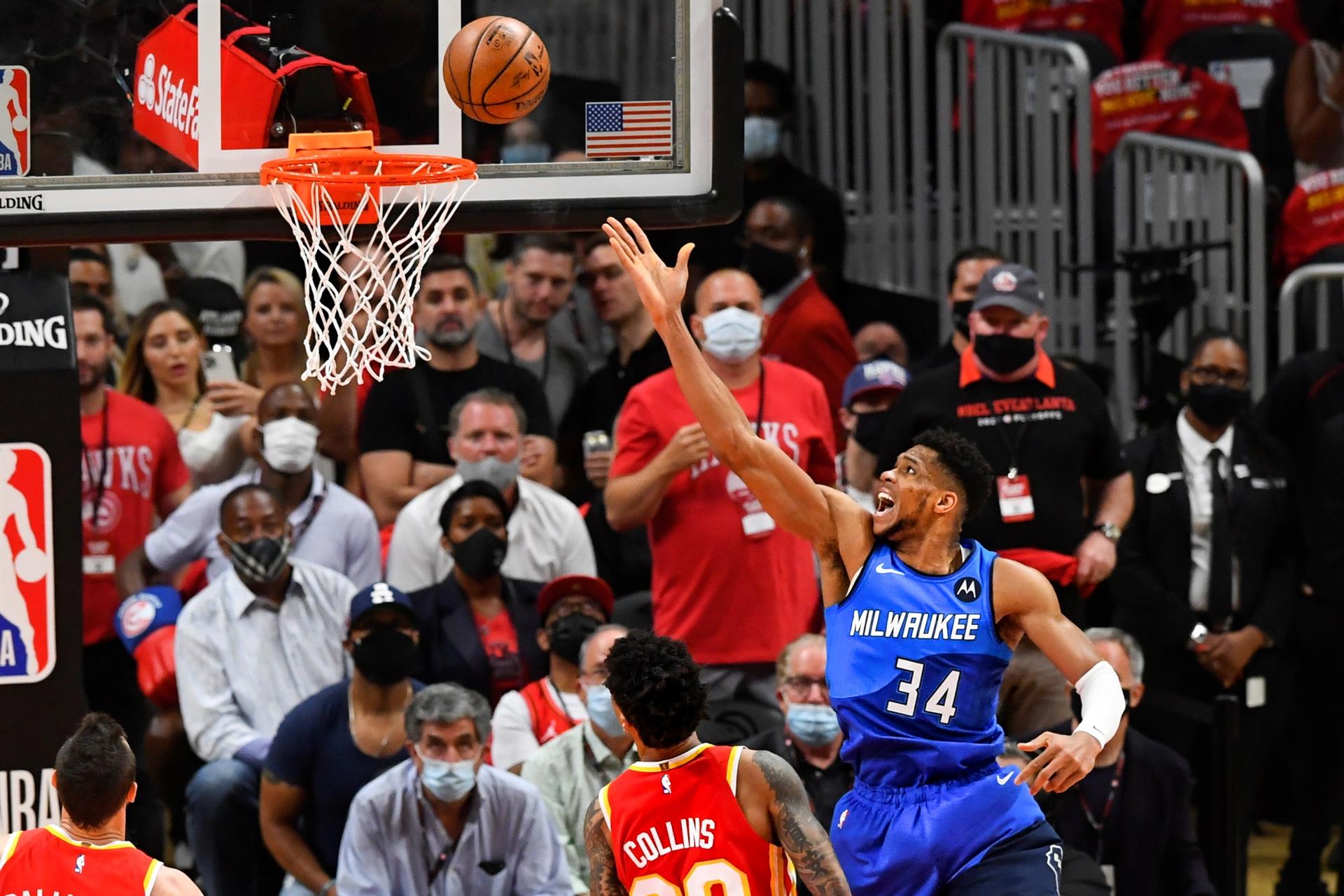 Milwaukee Bucks venció a Atlanta Hawks y tomó el liderato en la final del Este