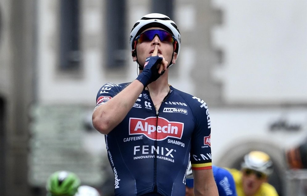 La accidentada tercera etapa del Tour de Francia terminó con el triunfo del belga Merlier