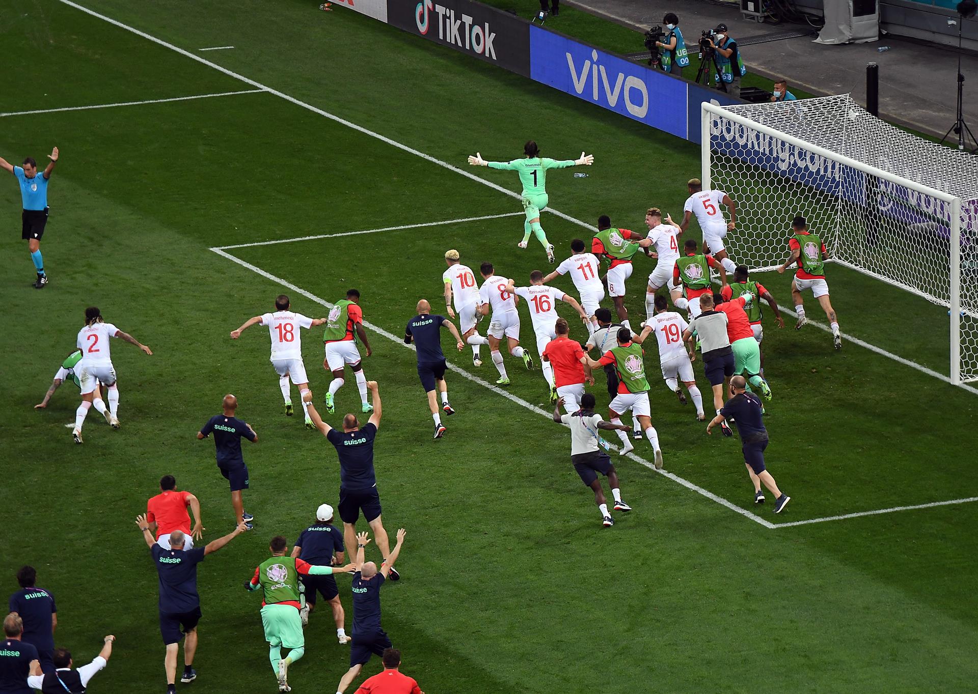 ¡Fuera el campeón del mundo! Una épica Suiza se impuso ante Francia en los penales y avanzó a cuartos en la Euro