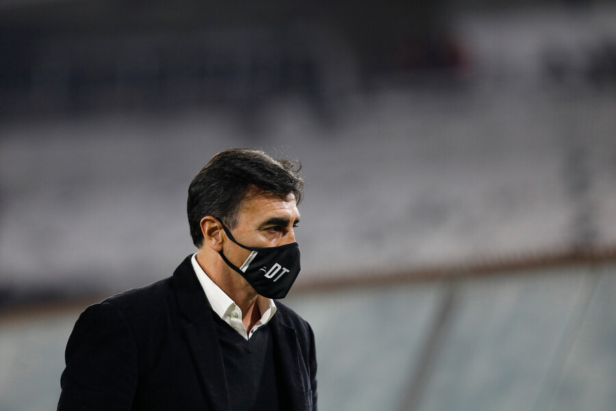 Quinteros: Le daremos más minutos a Arriagada, aunque seguimos esperando un delantero con experiencia