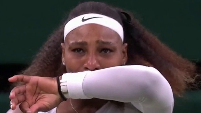 Serena Williams se despidió de Wimbledon por una lesión y salió entre lágrimas