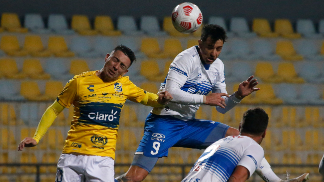 La UC y Everton firmaron pálido empate y dejaron la llave abierta en octavos de Copa Chile