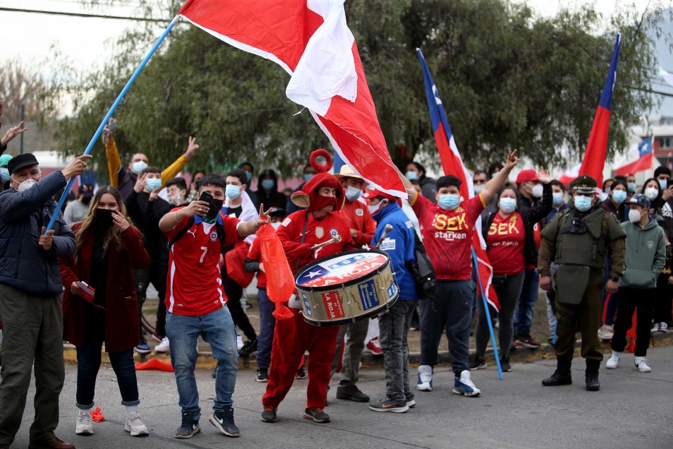 Con Alexis a la cabeza: La Roja llegó a Río de Janeiro para afrontar su duelo ante Brasil