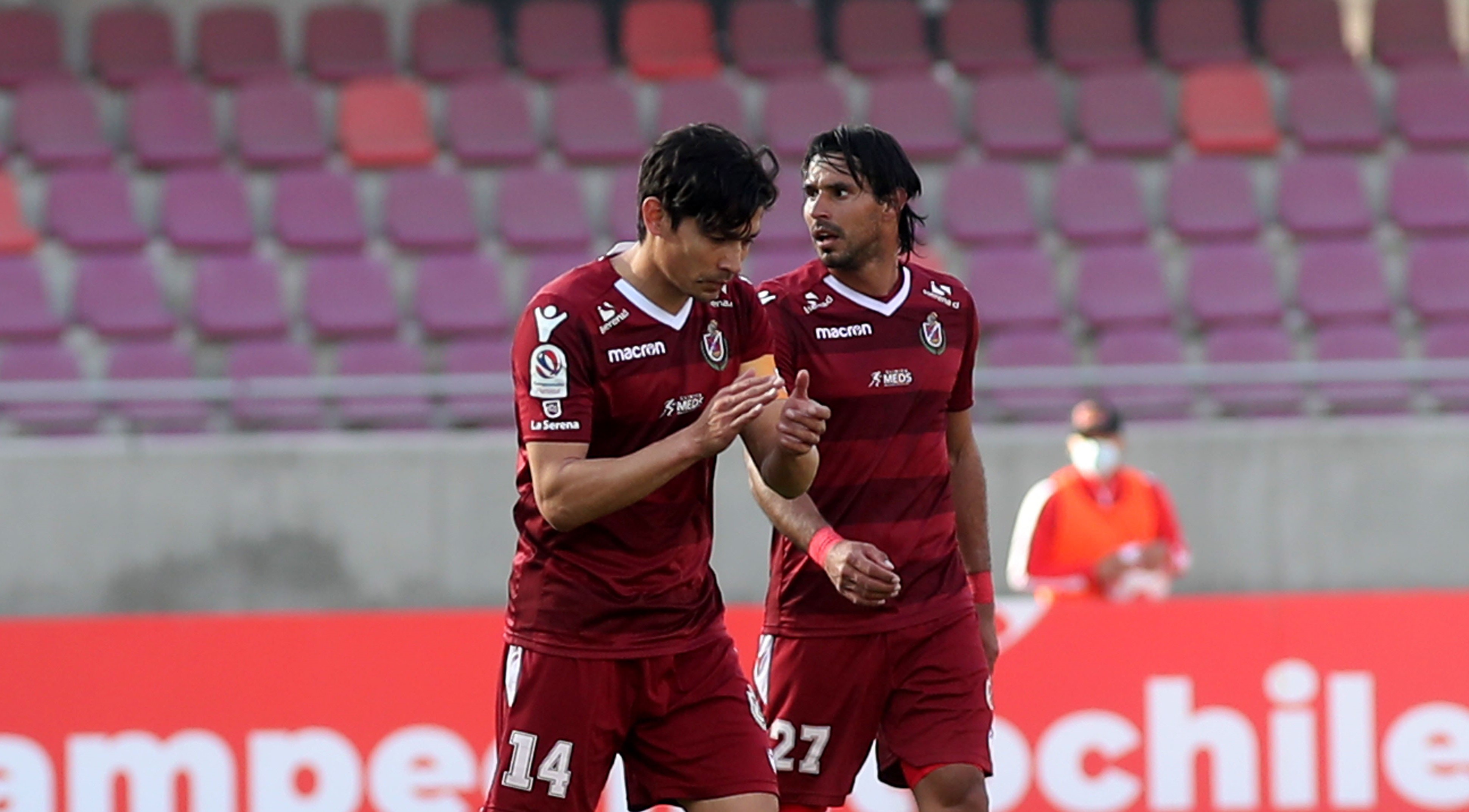 Matías Fernández mostró su talento ante Colo Colo con un golazo olímpico en Copa Chile