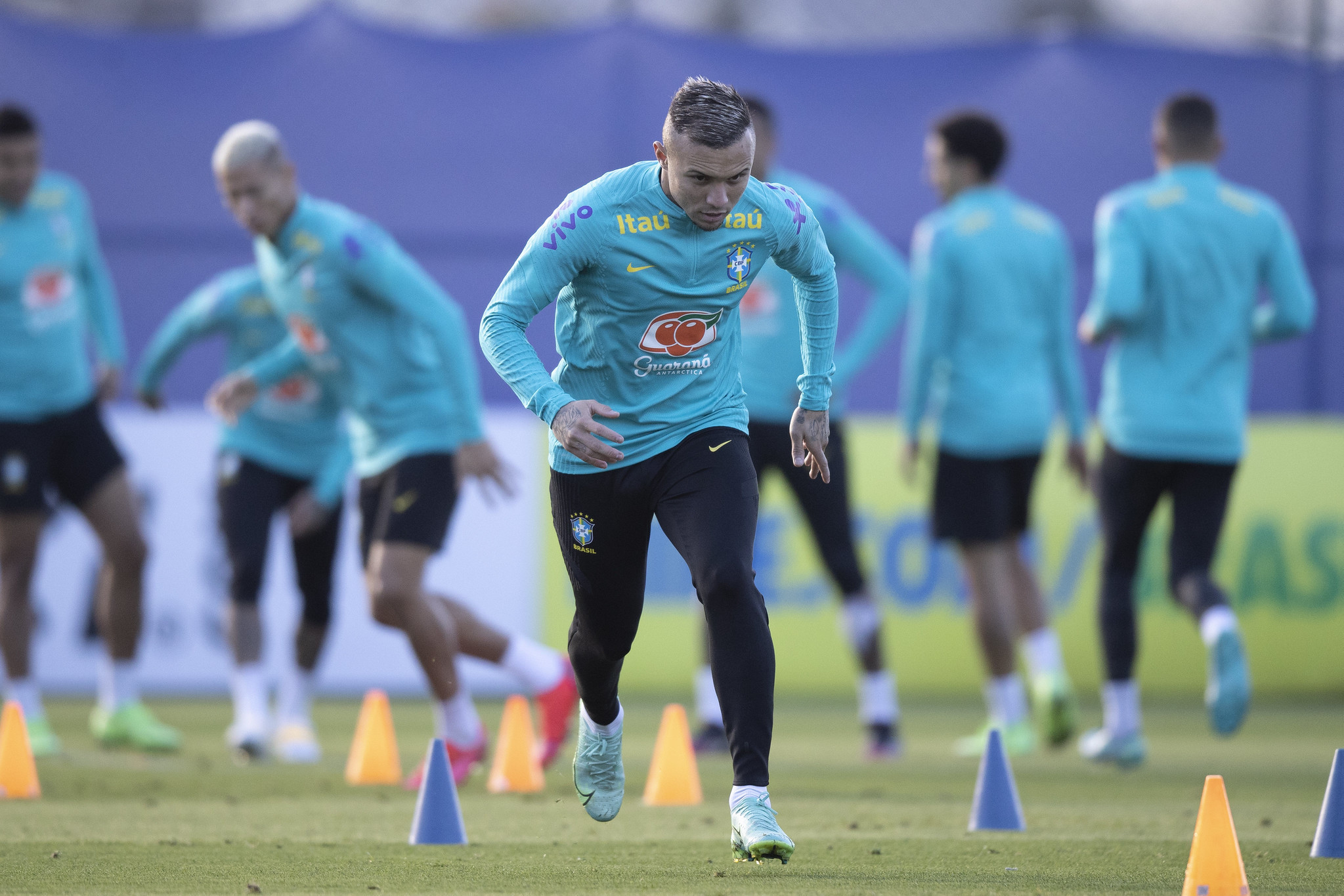 Brasil trabajó penales en su último entrenamiento antes de medirse a Chile