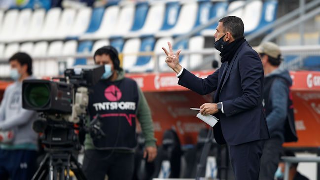 Gustavo Poyet: No quiero poner excusas, el rival estuvo mejor que nosotros en muchos aspectos