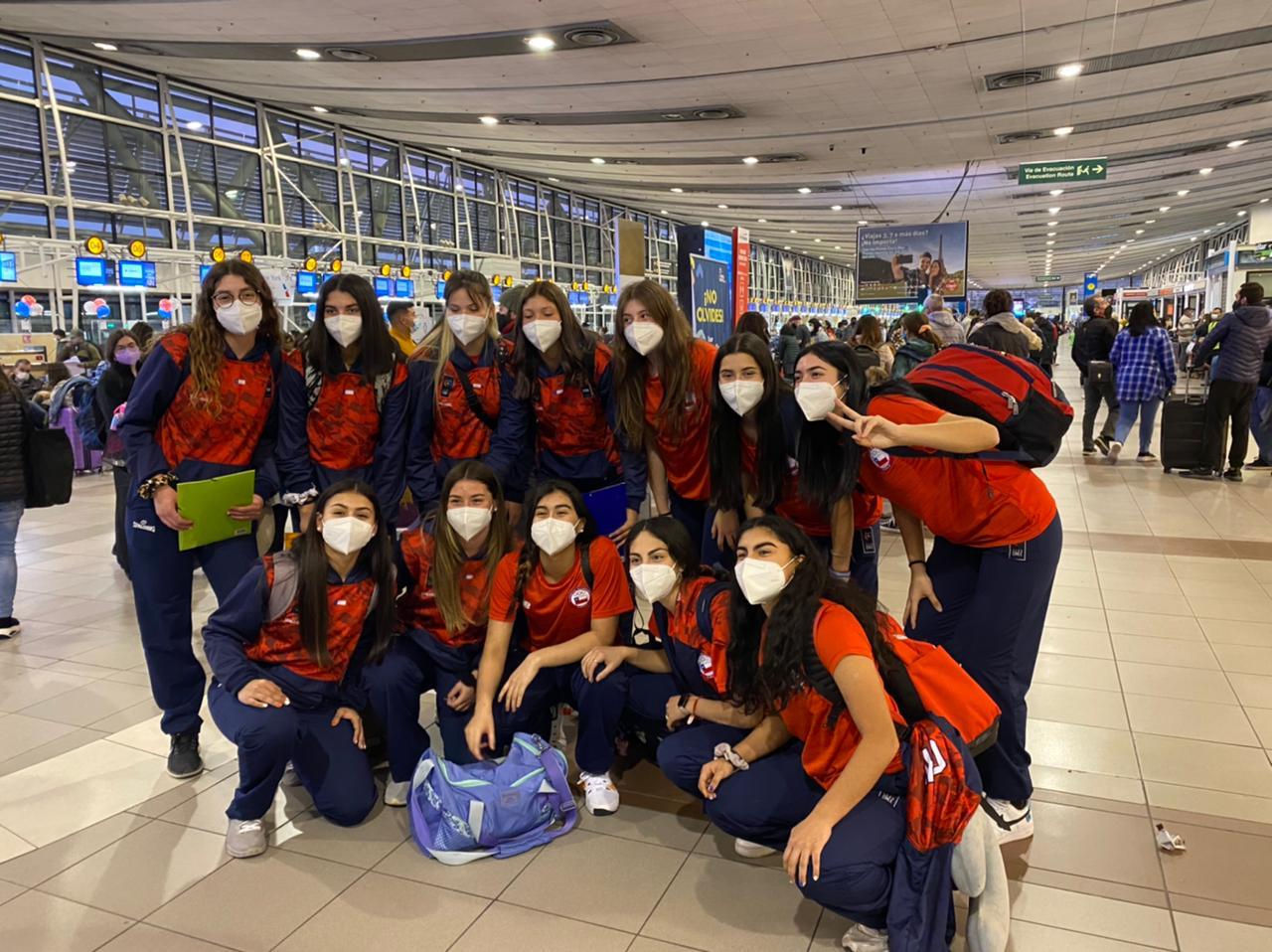 Selección chilena sub 16 de baloncesto femenino viajó a EEUU para preparar Premundial