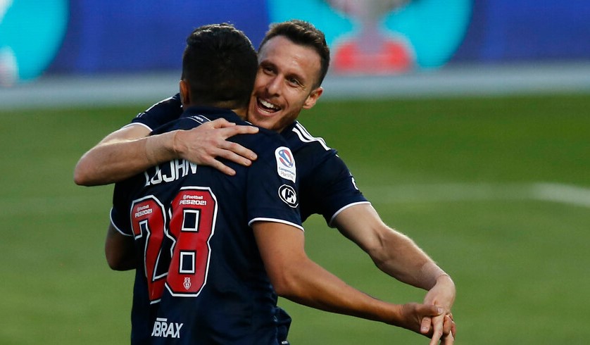 Angelo Henríquez se despidió de sus compañeros y la U busca reemplazante