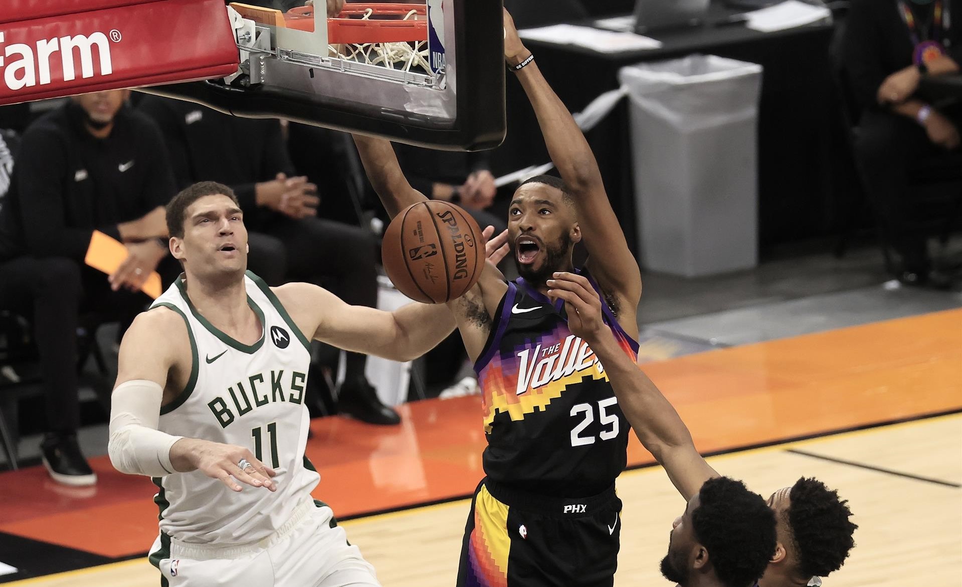 Phoenix Suns extendió su ventaja ante Milwaukee Bucks y se acercó al título en la NBA