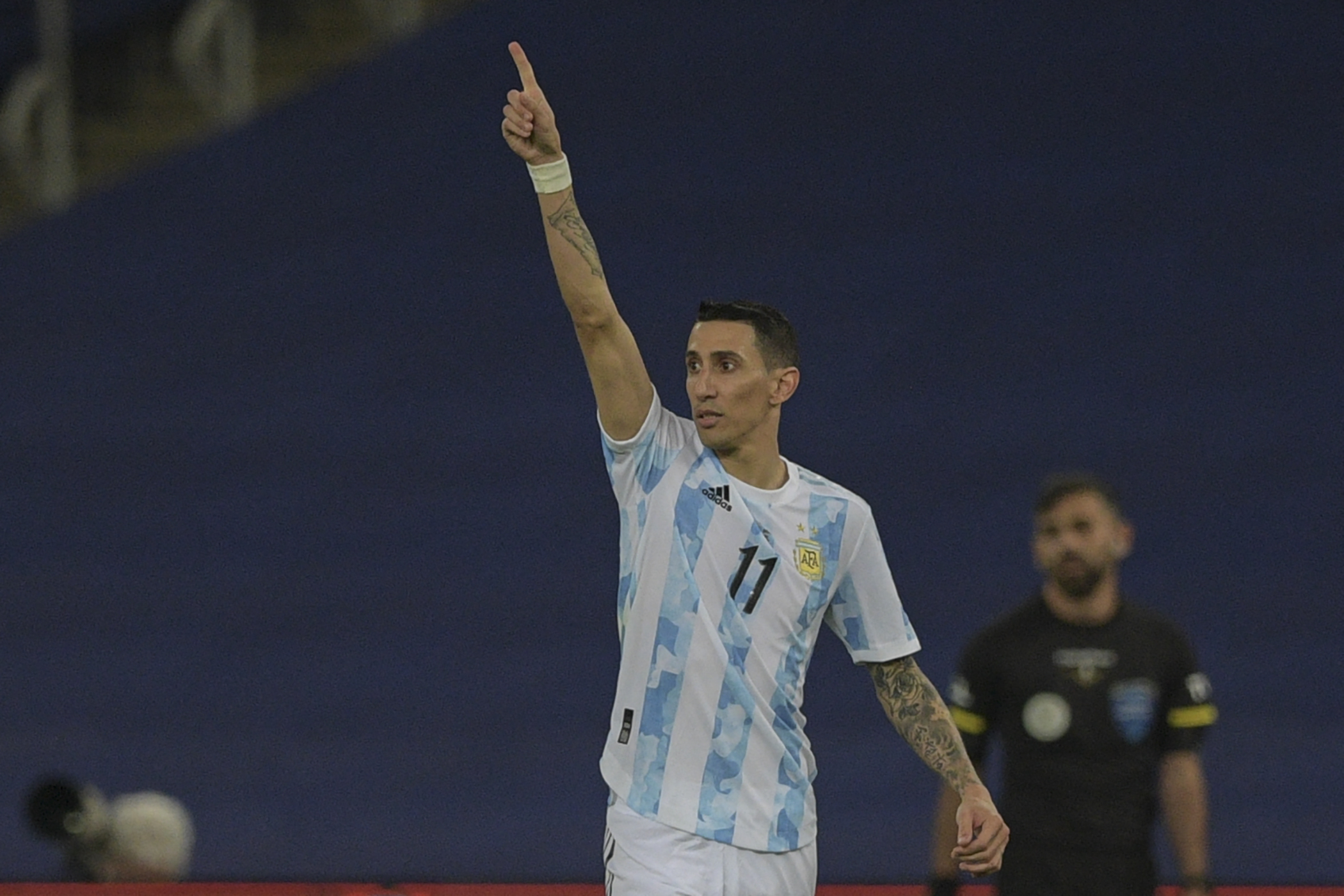 Di María se desahogó con un golazo para Argentina ante Brasil en la final de Copa América