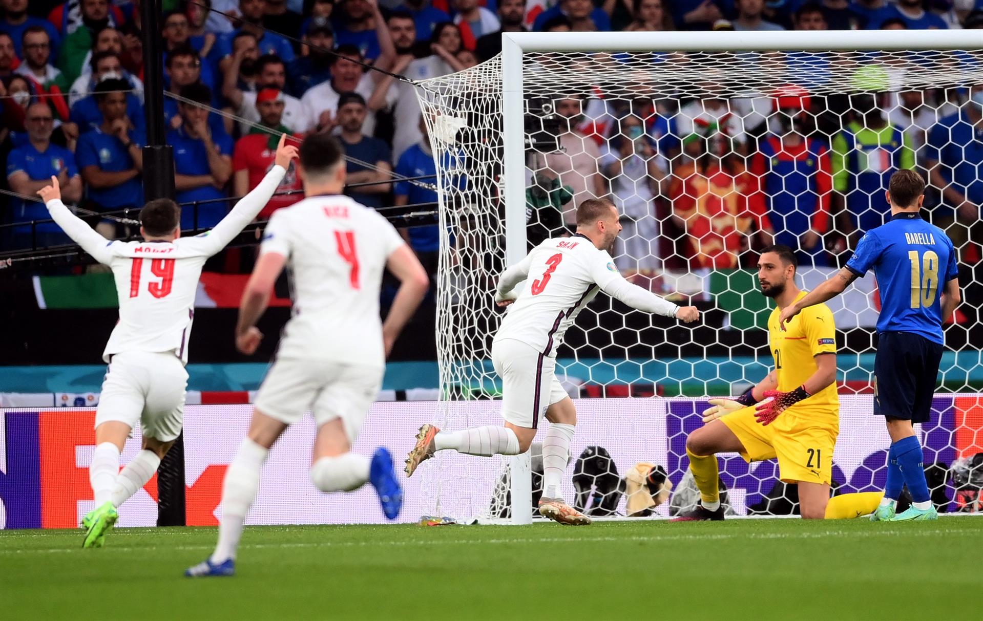 Inglaterra sorprendió de entrada a Italia en la final de la Euro 2020 con un golazo de Luke Shaw